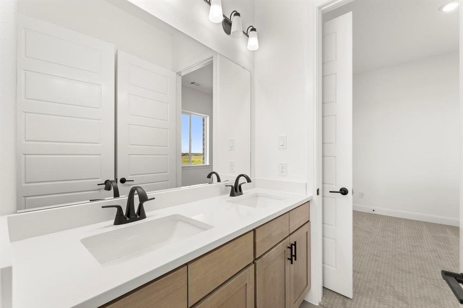 05. 5425 Varian - 2ND Bath
