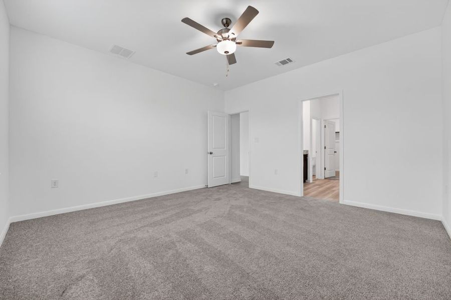 Spacious, unfurnished interior of a new home in Lisso, Pflugerville (Image 14).