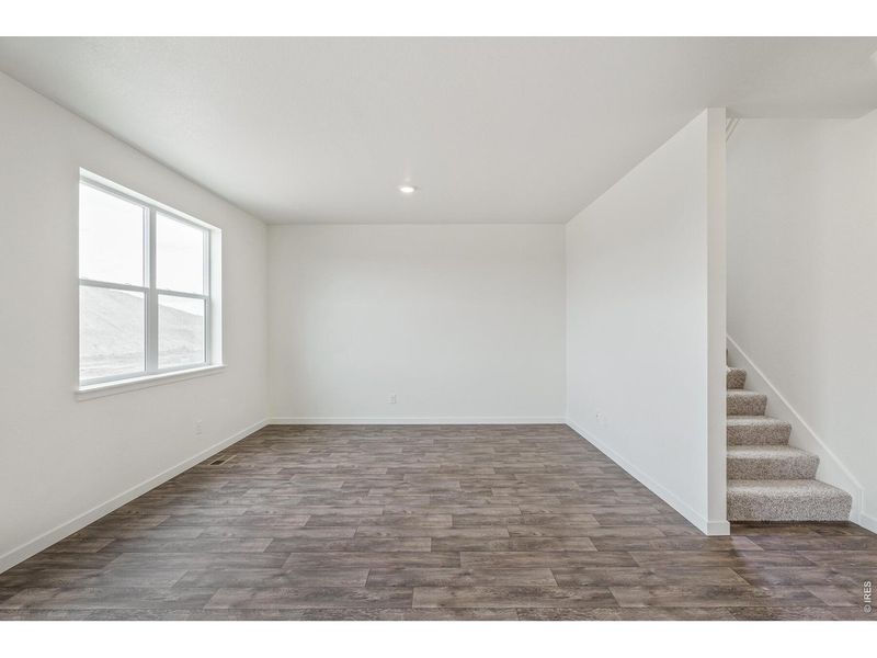 Spacious, unfurnished interior of a new home in Lakeside Canyon, Mead (Image 26). Spacious, unfurnished interior of a new home in Lakeside Canyon, Mead (Image 26).