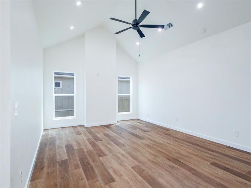 Spacious, unfurnished interior of a new home in , Brownwood (Image 9).