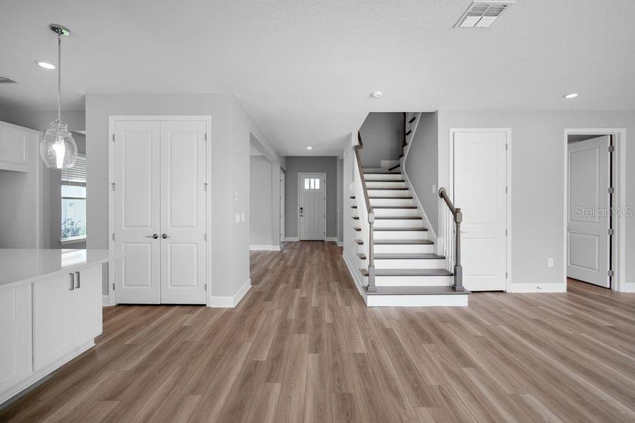 Spacious, unfurnished interior of a new home in Timber Ridge, Plant City (Image 33).