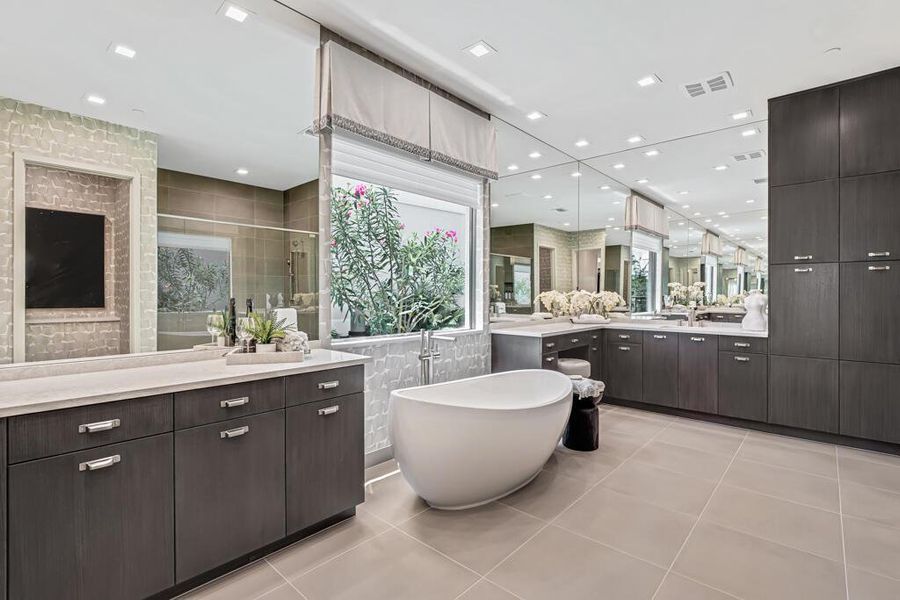 Furnished interior view inside a new home in Apex at Avenir, Palm Beach Gardens (Image 104).