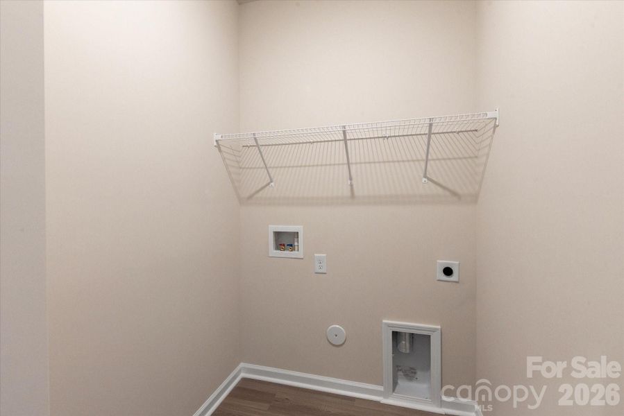 Spacious, unfurnished interior of a new home in Stagecoach Station, Gastonia (Image 22).