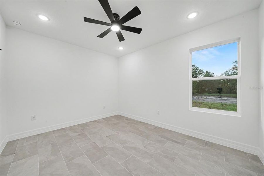 Spacious, unfurnished interior of a new home in , Avon Park (Image 12).