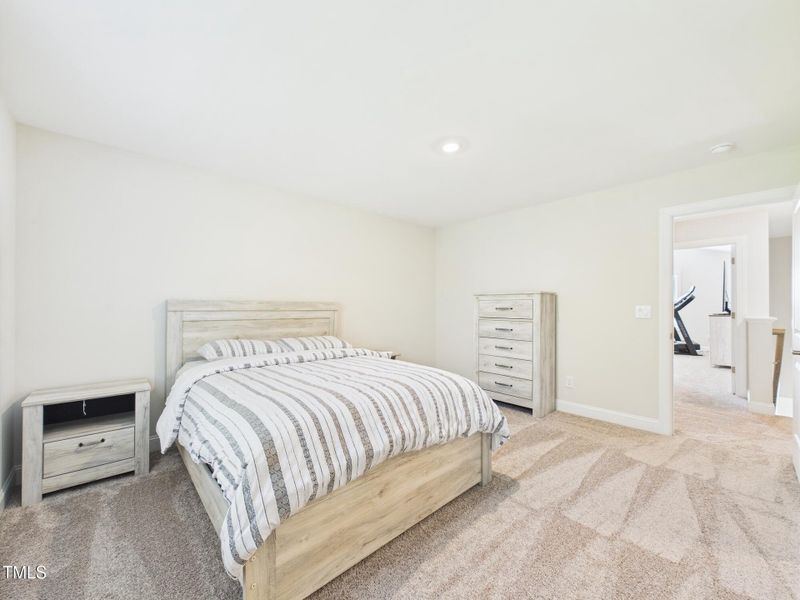 CAM01608G0-PR0104-STILL055