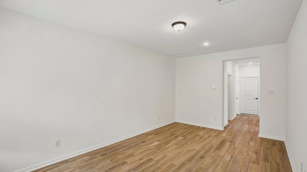 Spacious, unfurnished interior of a new home in Woodforest, Montgomery (Image 28).