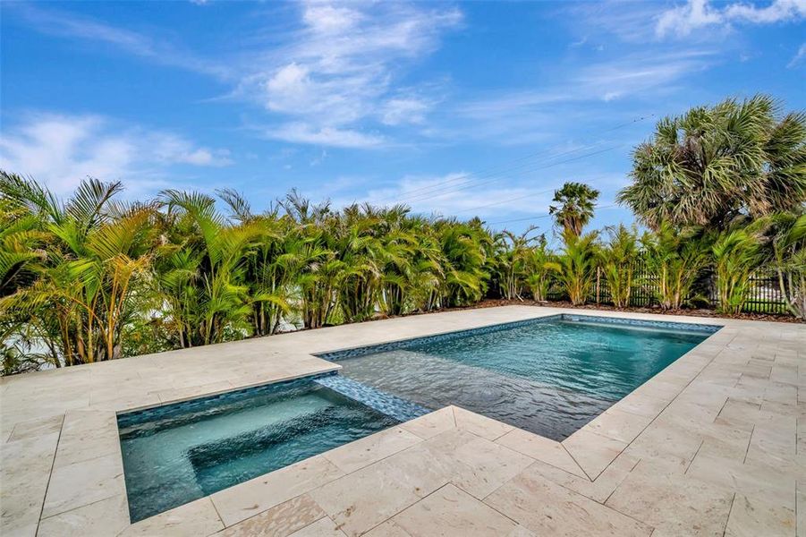 Exterior details and patio area of a home in , St. Petersburg (Image 4).