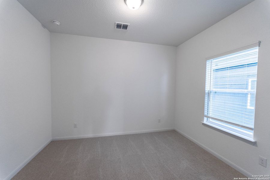 Spacious, unfurnished interior of a new home in Mesa Vista, Von Ormy (Image 14).