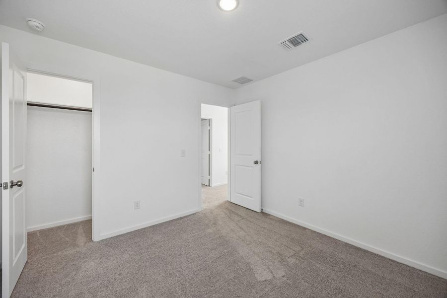 Spacious, unfurnished interior of a new home in Stokesbury, Waller (Image 27). Spacious, unfurnished interior of a new home in Stokesbury, Waller (Image 27).