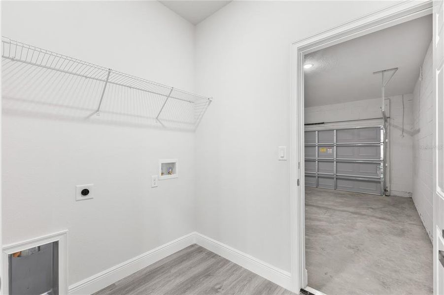 Spacious, unfurnished interior of a new home in , Ocala (Image 28).