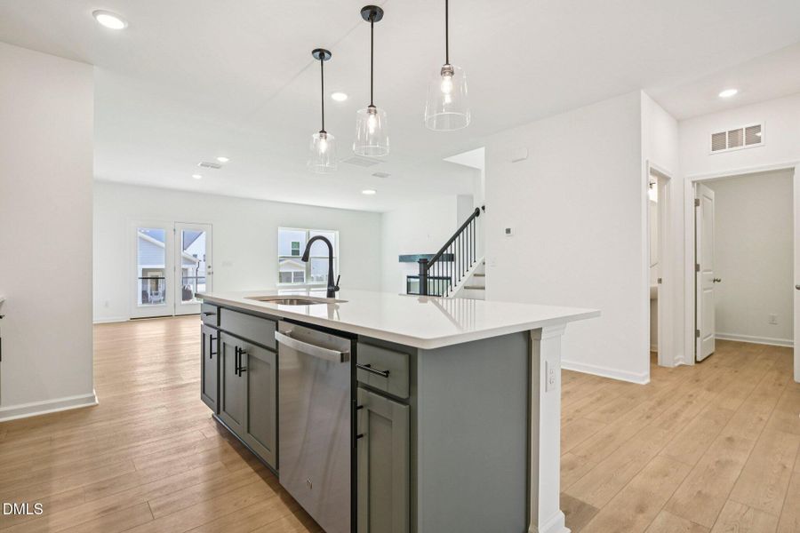 19-web-or-mls-Ken Dr-S1704-019