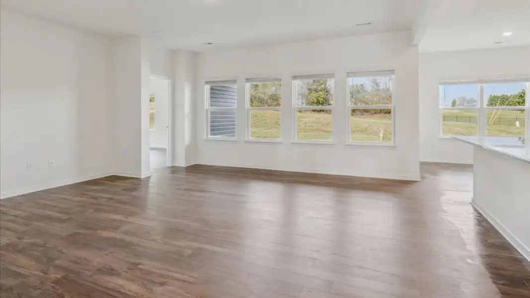 Spacious, unfurnished interior of a new home in Catlett Cove, Knoxville (Image 17).