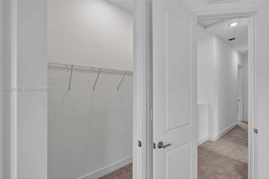Spacious, unfurnished interior of a new home in , Homestead (Image 27).