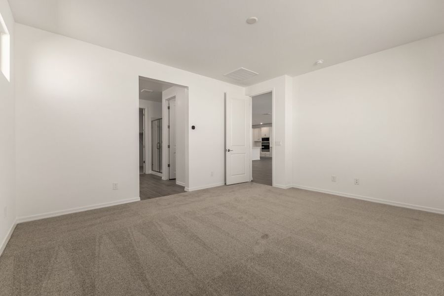 Spacious, unfurnished interior of a new home in Bella Vista Farms, San Tan Valley (Image 10). Spacious, unfurnished interior of a new home in Bella Vista Farms, San Tan Valley (Image 10).