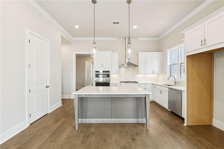Furnished interior view inside a new home in Aberdeen, Hoschton (Image 12).