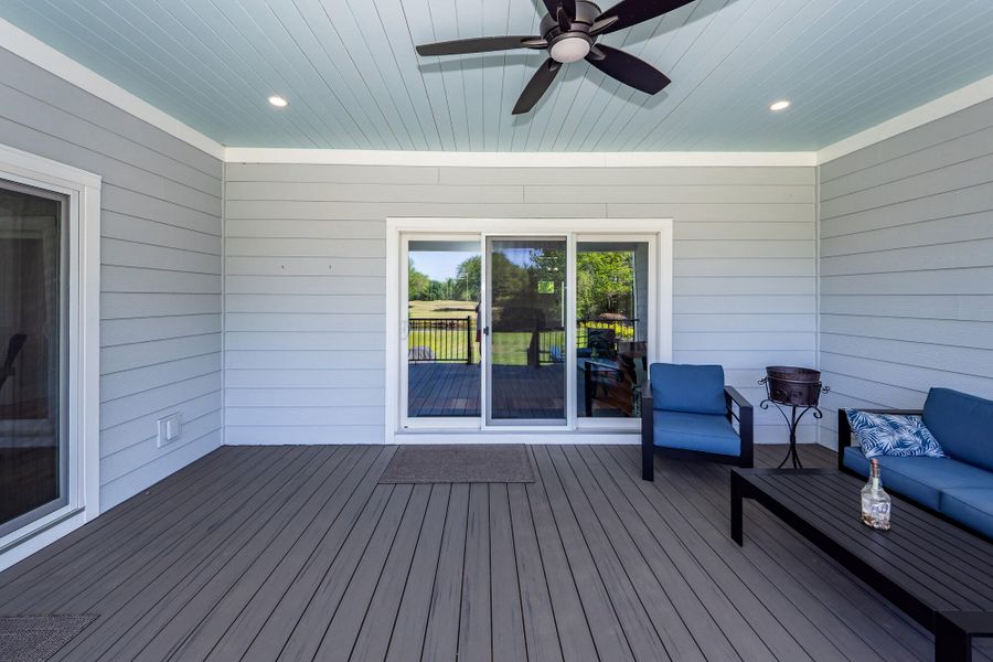 Exterior details and patio area of a home in , Charleston (Image 4).