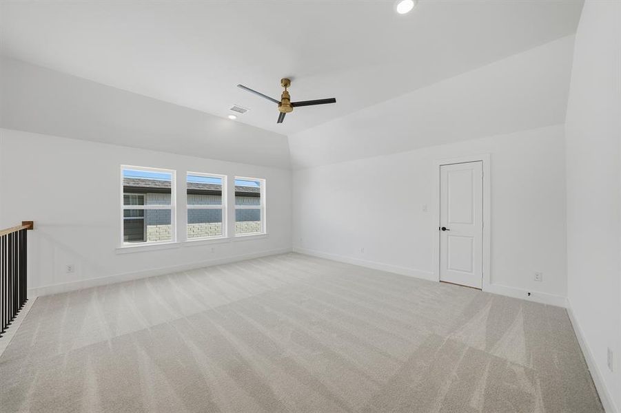 Spacious, unfurnished interior of a new home in Brookhollow West, Prosper (Image 20). Spacious, unfurnished interior of a new home in Brookhollow West, Prosper (Image 20).