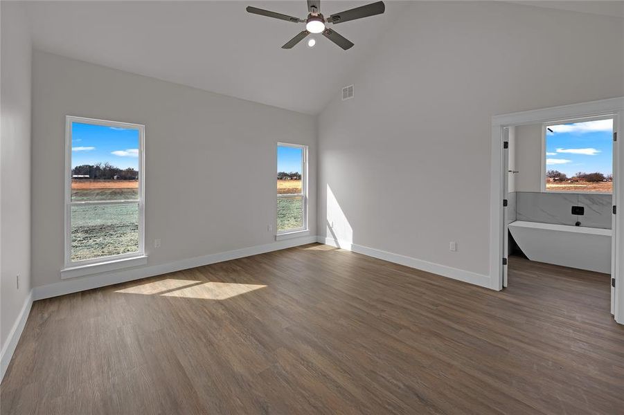 Spacious, unfurnished interior of a new home in , Rio Vista (Image 13).