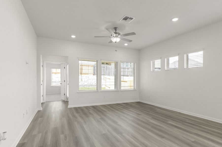 Spacious, unfurnished interior of a new home in Crosswinds, Kyle (Image 15).