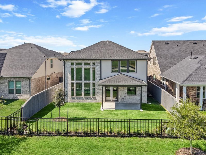 Exterior details and patio area of a home in Jubilee 45', 70', Hockley (Image 3).