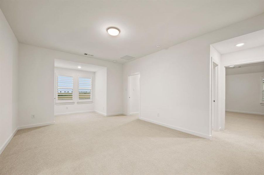 Spacious, unfurnished interior of a new home in Wildflower Ranch, Fort Worth (Image 21).