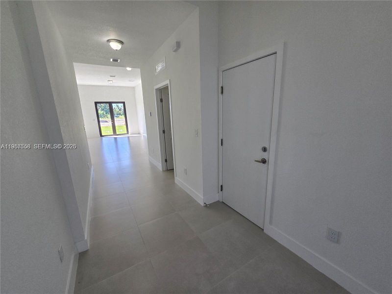 Spacious, unfurnished interior of a new home in , Homestead (Image 54).