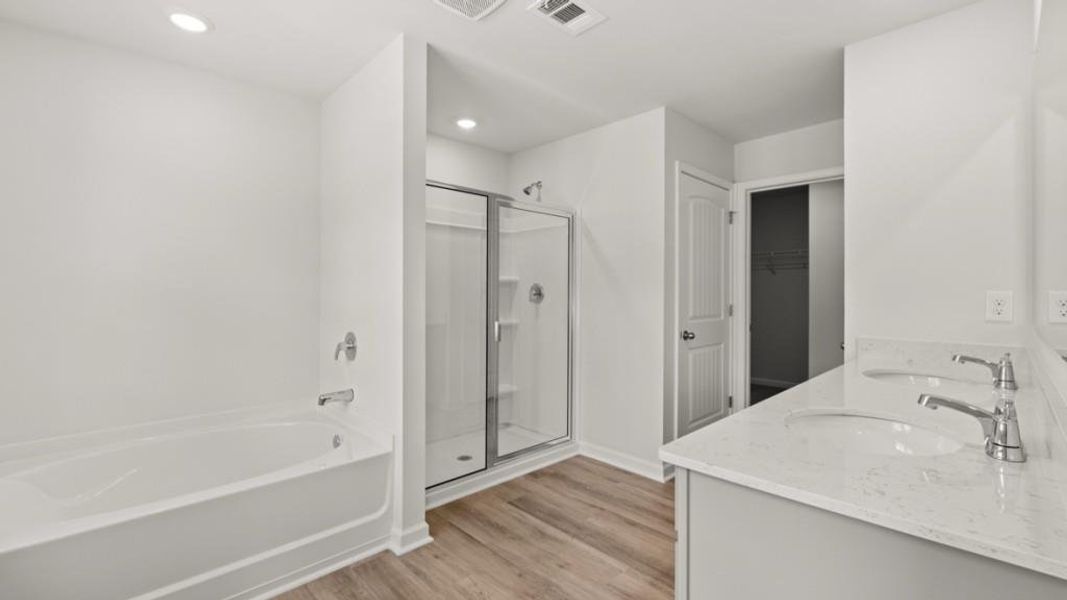 Furnished interior view inside a new home in Falcon Landing, Gainesville (Image 5).