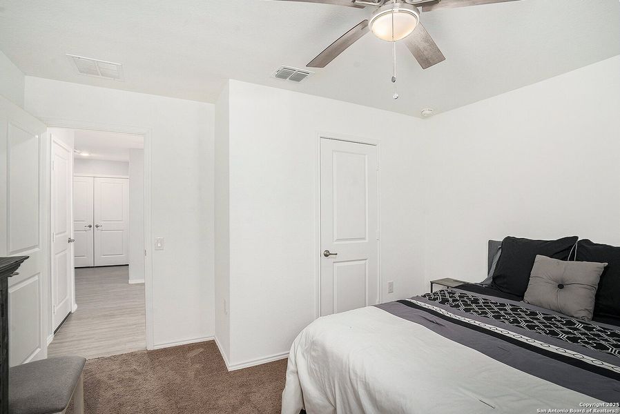 Furnished interior view inside a new home in Mission del Lago: Watermill Collection, San Antonio (Image 14). Furnished interior view inside a new home in Mission del Lago: Watermill Collection, San Antonio (Image 14).