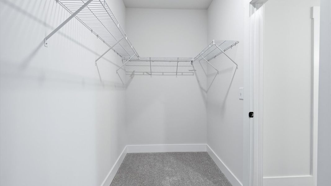 Walk-in Closet Walk-in Closet