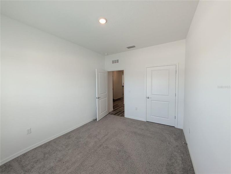 Spacious, unfurnished interior of a new home in Farm at Varrea Villas, Plant City (Image 14).