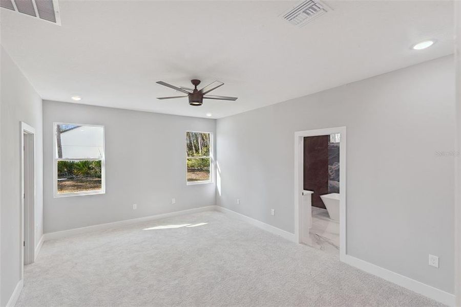 Spacious, unfurnished interior of a new home in , Eustis (Image 20).