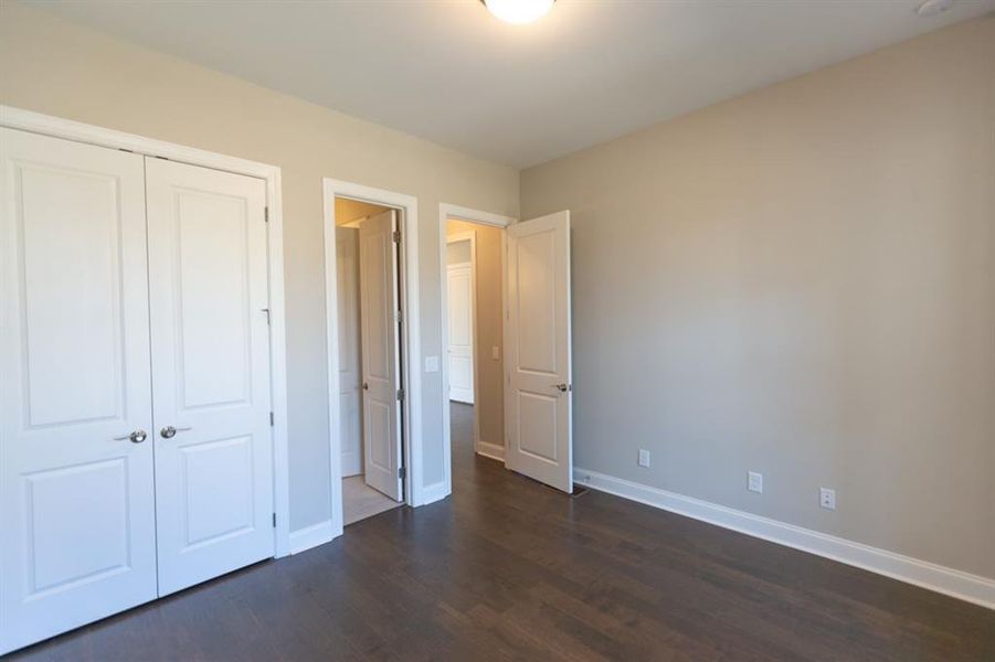 Spacious, unfurnished interior of a new home in Waterhaven, Cumming (Image 27).