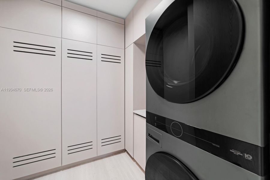 Close-up of interior finishes inside a home in , Fort Lauderdale (Image 25).