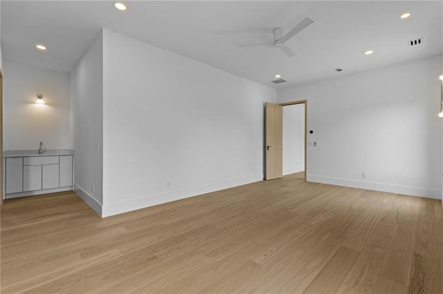 Spacious, unfurnished interior of a new home in , Sugar Hill (Image 23).