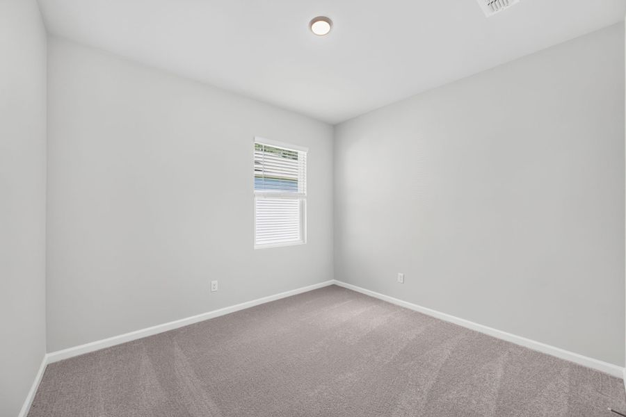 Spacious, unfurnished interior of a new home in Bradford Pointe, Summerville (Image 14).