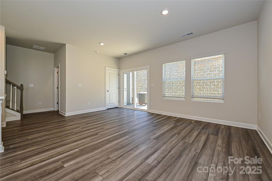 Spacious, unfurnished interior of a new home in Galloway Ridge, Charlotte (Image 11).