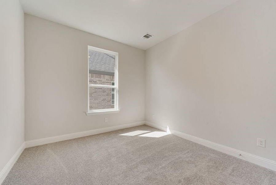 Spacious, unfurnished interior of a new home in Walden Pond, Forney (Image 25).