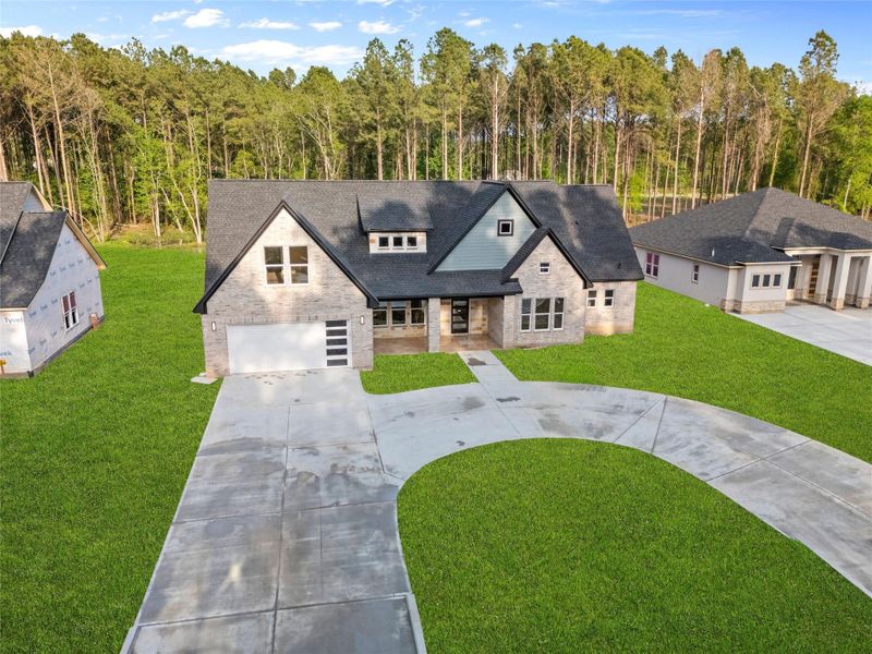 Grass pictured is for illustration purpose only. Grass pictured is for illustration purpose only.