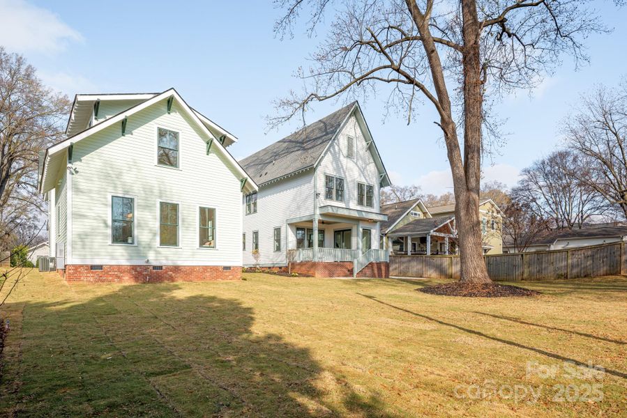 Image 33 of a home in . Image 33 of a home in .