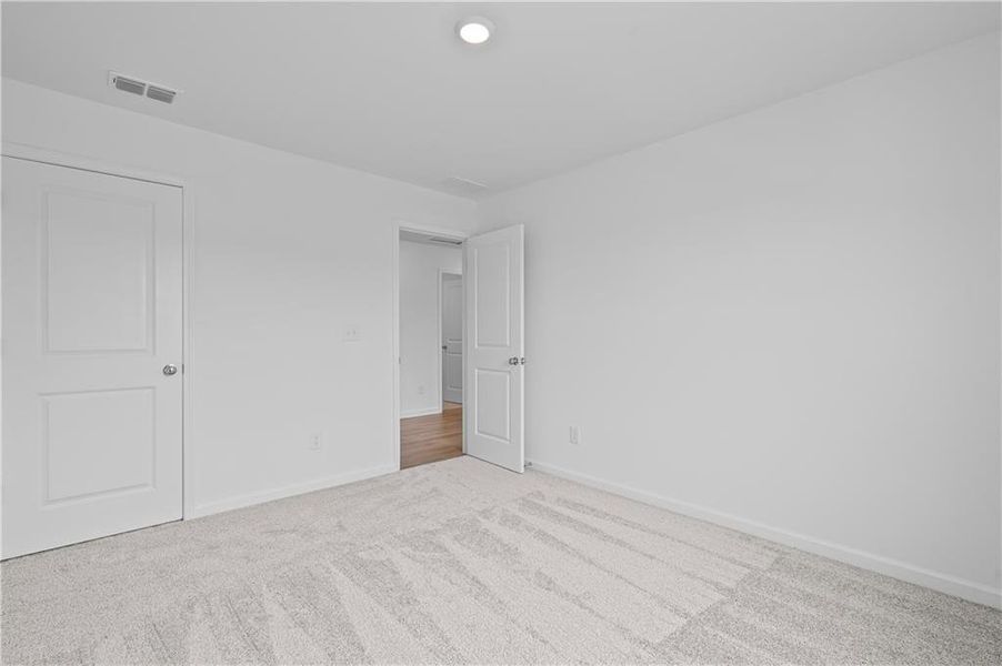 Spacious, unfurnished interior of a new home in Avery Ridge, Gainesville (Image 10).