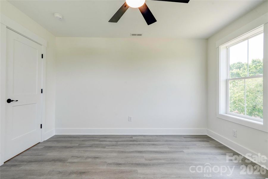 Spacious, unfurnished interior of a new home in , Kings Mountain (Image 28).