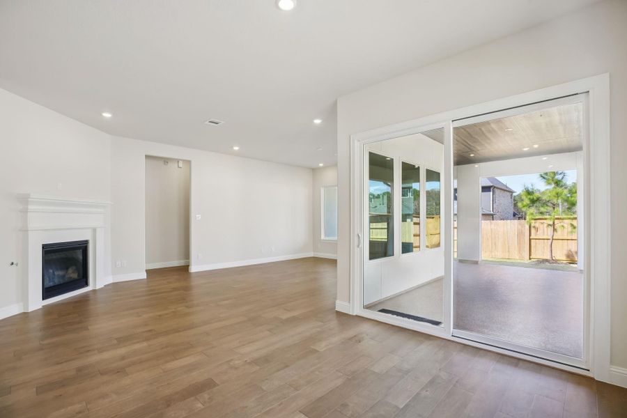 Spacious, unfurnished interior of a new home in Woodhavyn 50', Magnolia (Image 19).