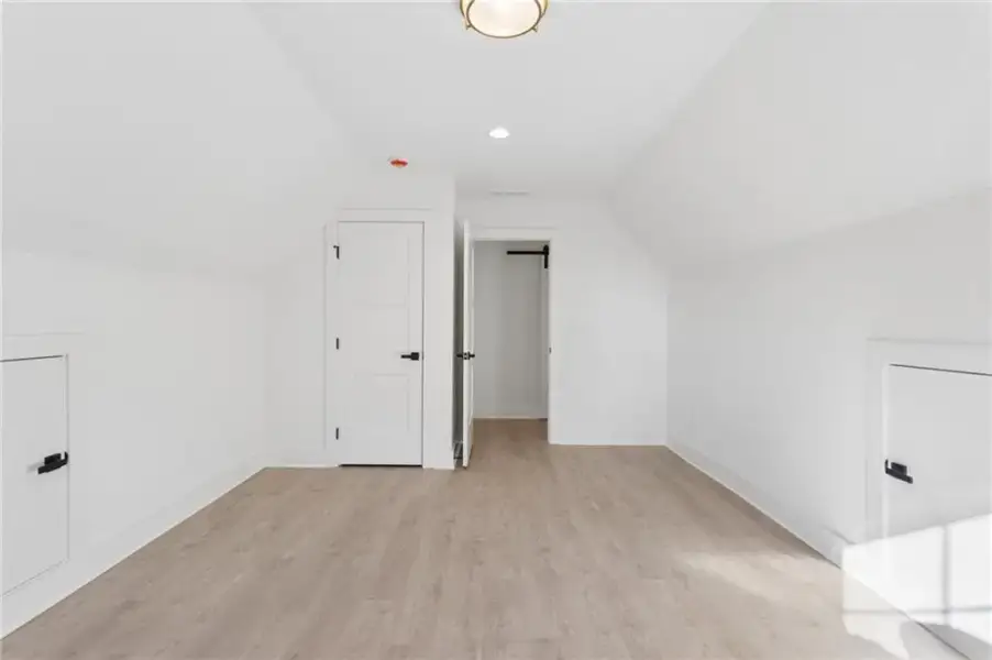 Spacious, unfurnished interior of a new home in , Atlanta (Image 32).