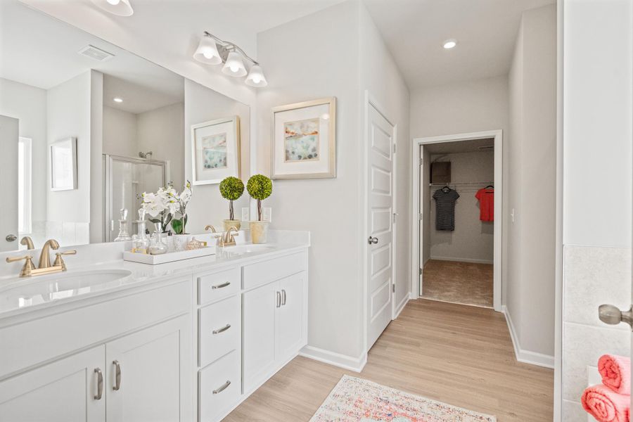 SDLangfordModelMLS-33