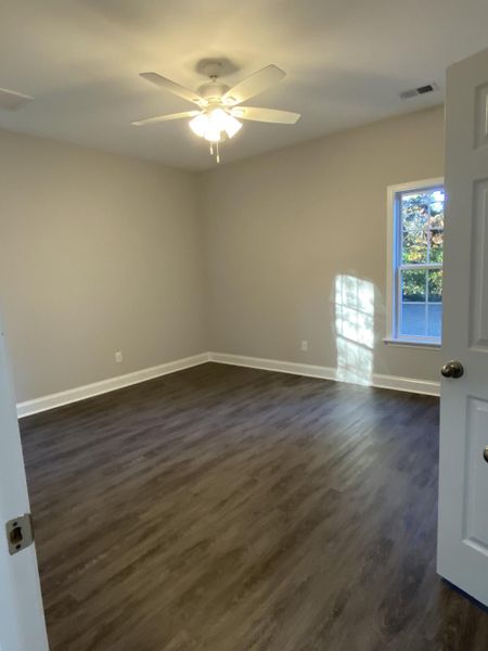 Spacious, unfurnished interior of a new home in , St. George (Image 13).