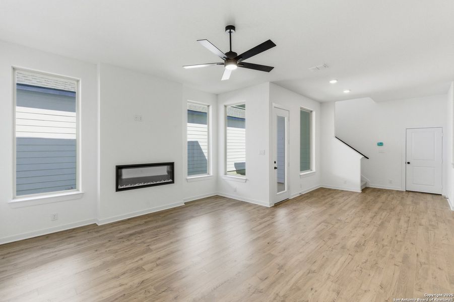 Spacious, unfurnished interior of a new home in The Crossvine – Garden Homes, Schertz (Image 20).