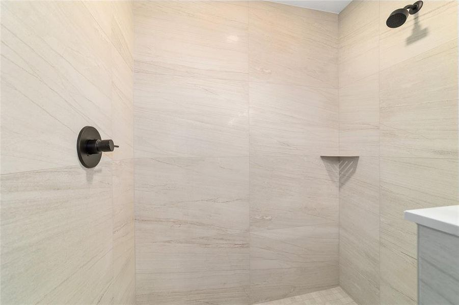 Close-up of interior finishes inside a home in , Dunnellon (Image 20).