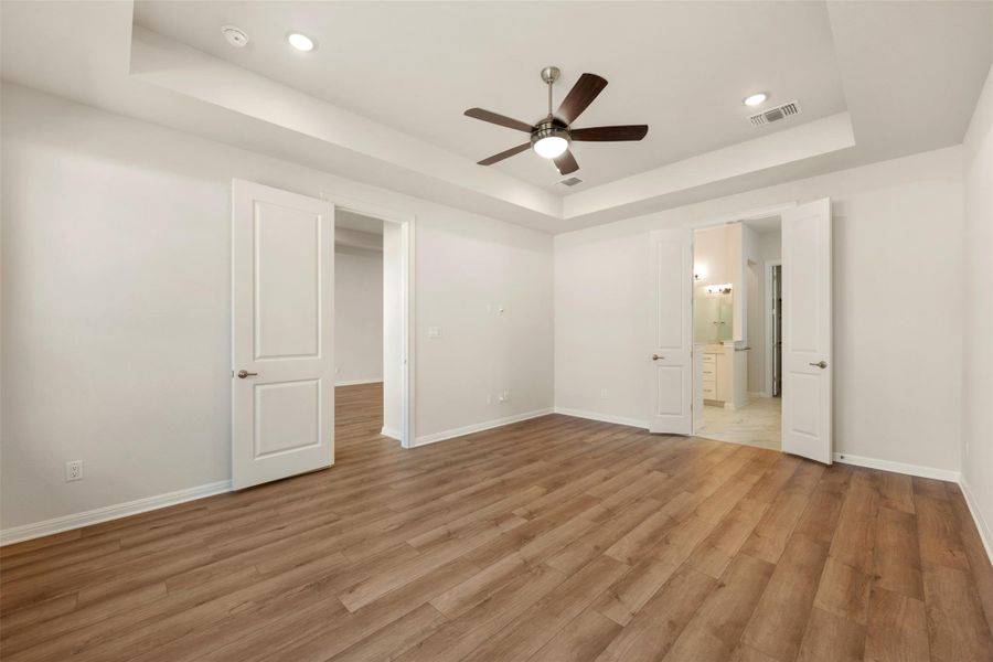 Representative images and renderings are for illustrative purposes. Actual structural options and design finishes of home may vary. Representative images and renderings are for illustrative purposes. Actual structural options and design finishes of home may vary.