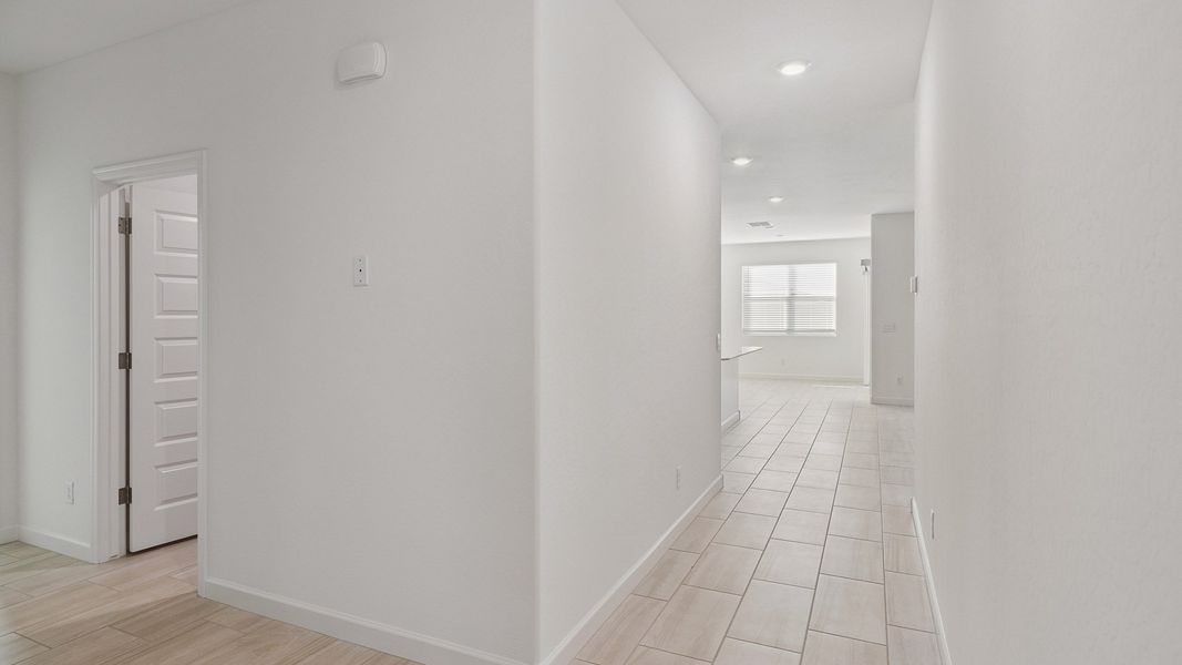 Spacious, unfurnished interior of a new home in Desert Moon Estates, Buckeye (Image 10).