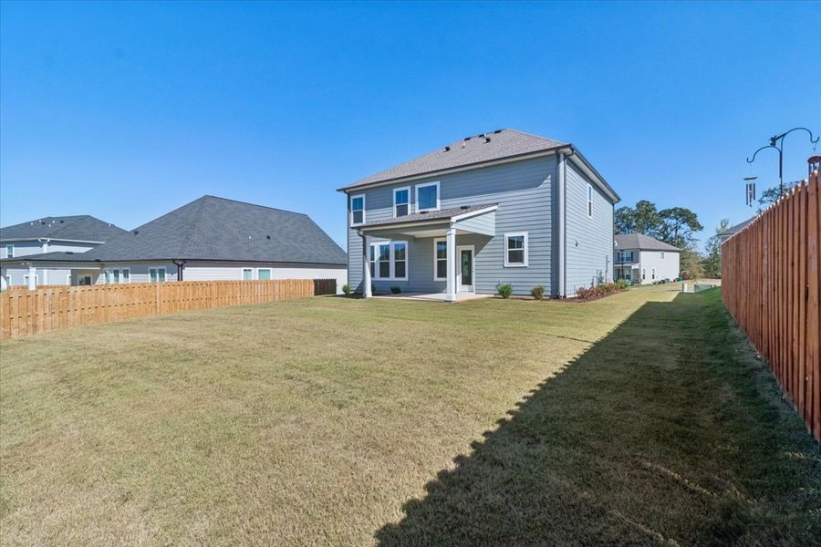 Exterior details and patio area of a home in Crawford Creek, Grovetown (Image 4).
